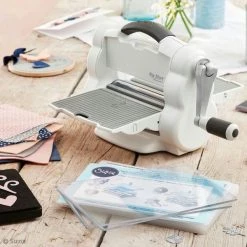 Meilleure affaire 🎁 Sizzix Machine Scrapbooking Big Shot Foldaway - Machine De Coupe + Contenu Bonus 🎉 -Machine De Coupe Soldes unnamed file 52